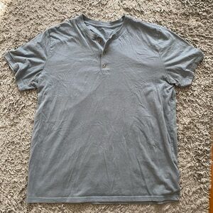 Fresh clean tees Henley wedgewood size large
